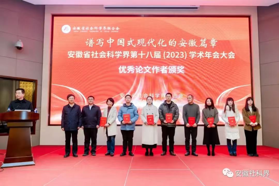 944818366.jpg 944818366.jpg